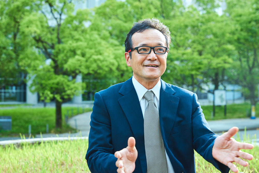 大阪大学前理事・副学長でライフデザイン・イノベーション研究拠点（Society5.0事業）拠点本部長の八木康史教授。